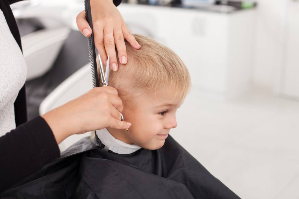 Coupe Enfant près de Île de Ré